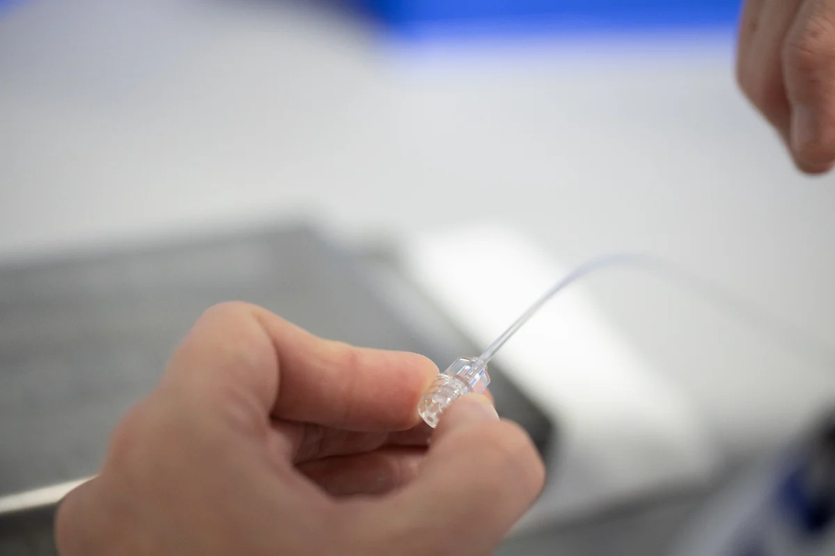 Nahaufnahme einer transparenten Leitung